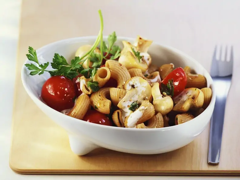 Vollkornpasta mit Champignon-Tomaten-Sauce