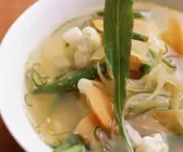 Gemüsesuppe nach vietnamesischer Art