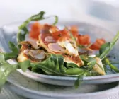 Rotbarbe auf Rucola mit Tomaten-Vinaigrette