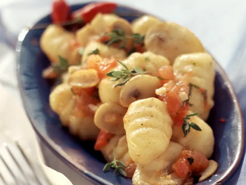 Gnocchi mit scharfer Pilz-Tomaten-Soße