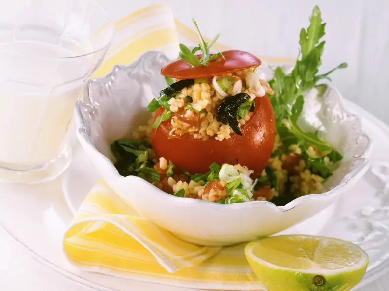 Tomaten mit Bulgurfüllung