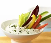 Gemüse-Sticks mit Kräuterquark