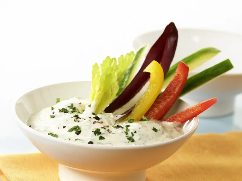 Gemüse-Sticks mit Kräuterquark