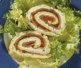 Eier-Lachs-Röllchen mit Kaviar und Hüttenkäse