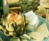 Artischocke mit Käsesouffle-Füllung