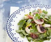Mangoldsalat mit Calamari und Salami