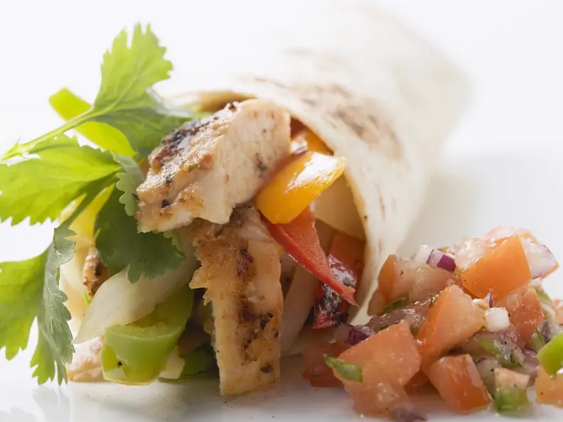 Geflügel-Wrap mit Salsa