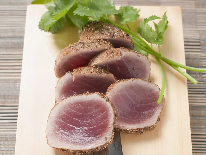 Kurzgebratener Thunfisch