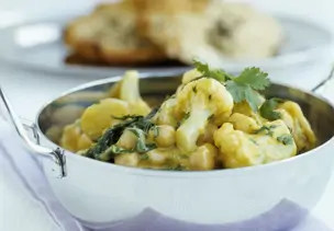 Curry mit Kichererbsen und Blumenkohl