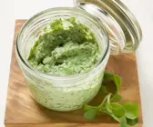 Pesto aus Feldsalat