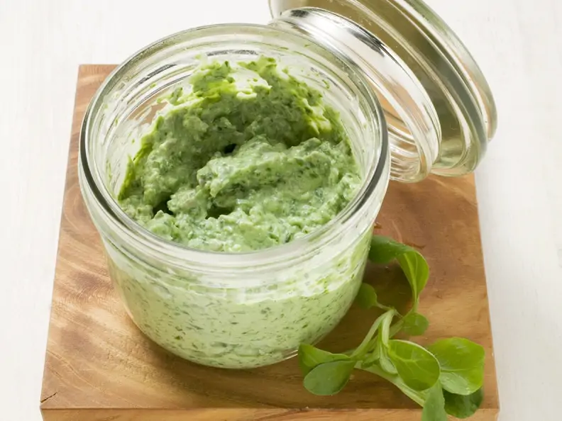 Pesto aus Feldsalat