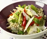 Pilaw mit Gemüse und Parmesankäse