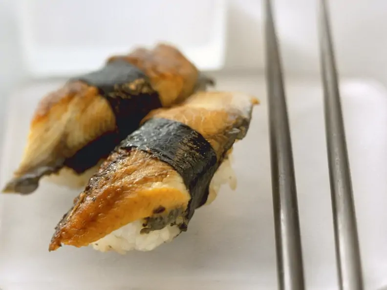 Nigiri mit Makrele