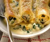 Spinat-Cannelloni mit Pinienkernen
