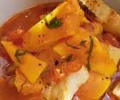 Scharfe Fischsuppe mit Süßkartoffeln