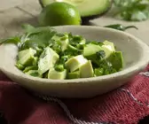 Avocado-Koriander-Salat mit Limette