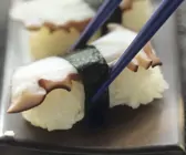 Nigiri-Sushi mit Oktopus