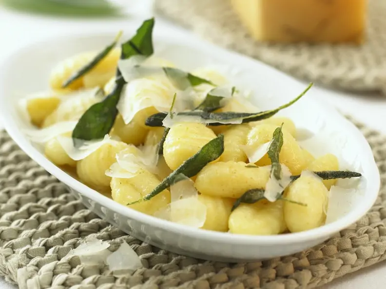 Gnocchi mit Salbei und Parmesan