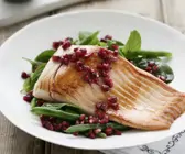 Lachssteak mit Granatapfelkernen