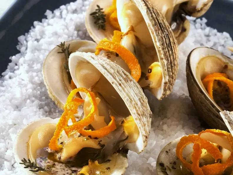 Venusmuscheln mit Algenbutter