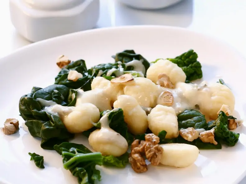 Gnocchi mit Spinat und Walnüssen