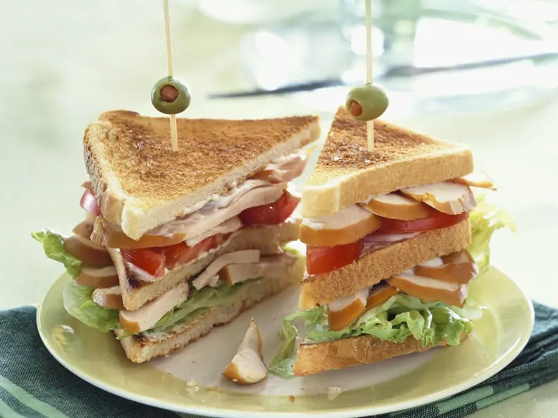 Clubsandwich mit Hähnchenfilet