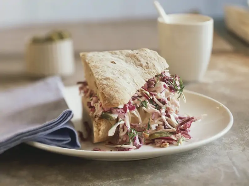 Sandwich mit Rotkrautsalat