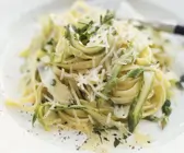 Pasta mit zweierlei Spargel