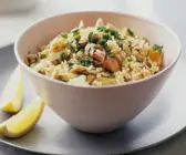 Reispfanne mit Fisch auf englisch-indische Art (Kedgeree)