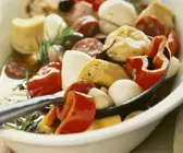 Mariniertes Gemüse mit Wurst
