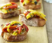 Röstbrote mit Paprika