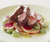 Steak mit Rettich-Ziegenkäse-Salat