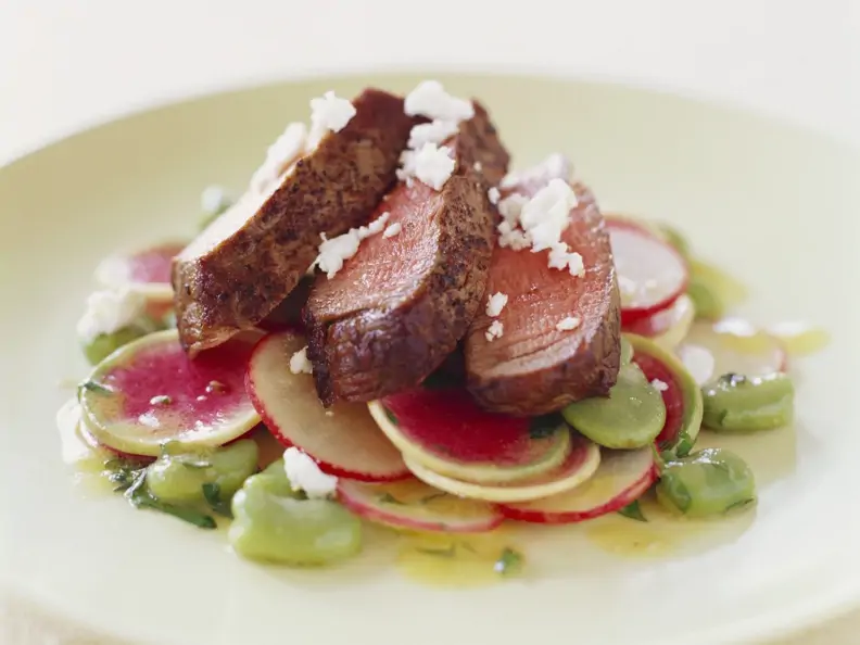 Steak mit Rettich-Ziegenkäse-Salat