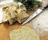 Tortillas aus Weizenteig mit Oregano