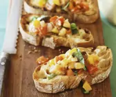 Bunte Bruschetta