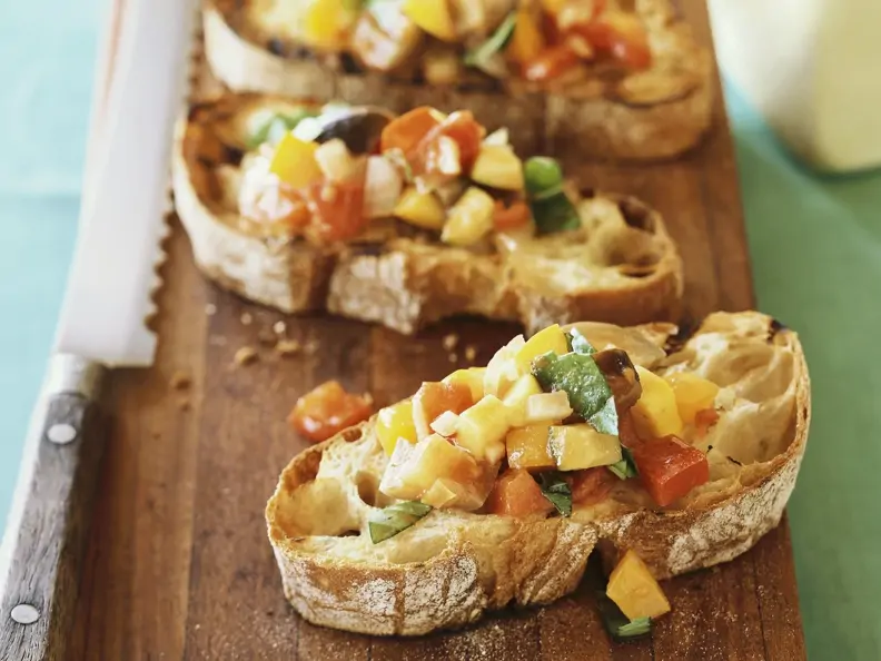Bunte Bruschetta