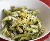 Pestonudeln mit weißen Bohnen, Parmesan und Zitrone