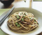 Shiitake-Nudeln mit Sesam