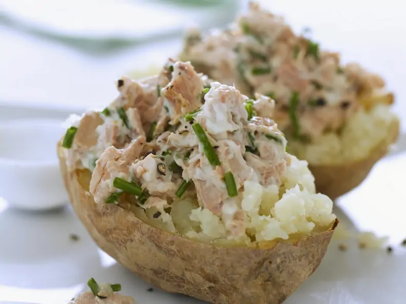 Folienkartoffel mit Thunfischfüllung