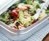 Salat mit Garnelen und Avocado