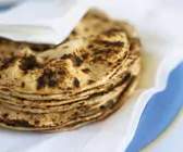 Gebratenes Fladenbrot aus Indien (Chapatis)