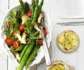 Spargelsalat mit Kartoffelpizza