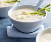 Blumenkohlcremesuppe mit Lauchzwiebeln