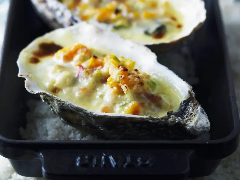 Überbackene Austern mit Käse