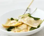 Nudeln mit Salbeibutter