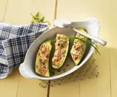 Zucchini mit Gemüse-Quark-Füllung
