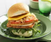 Burger mit Tofu und Mango