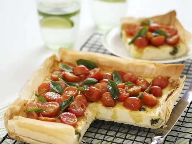 Tarte mit Cherrytomaten und Basilikum