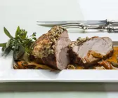 Kalbsbraten mit Nusskruste