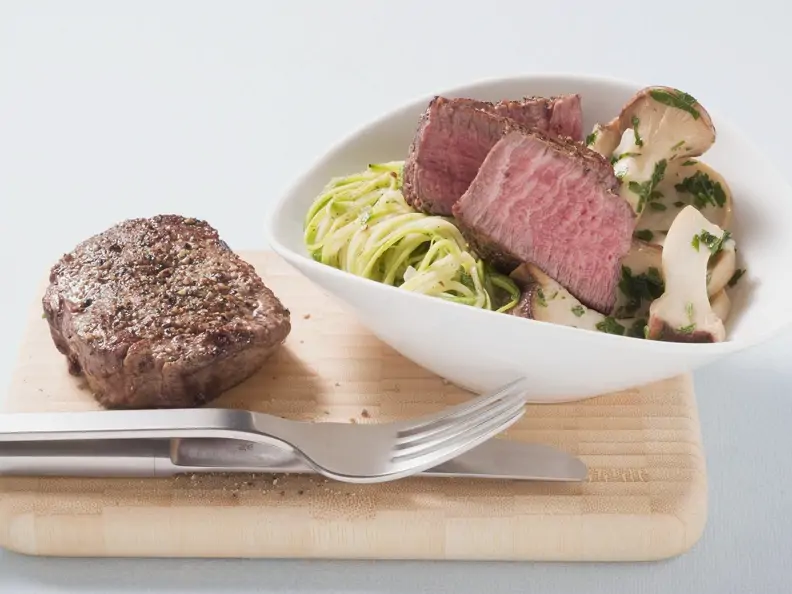 Filet vom Rind mit Zucchini-Spaghetti